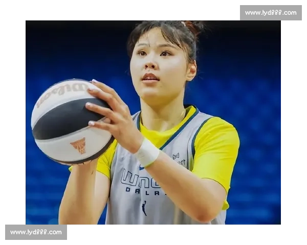李月汝 WNBA 首秀点燃飞翼 主帅盛赞其拼劲激活全队 李月汝 WNBA 首秀点燃飞翼 主帅盛赞其拼劲激活全队
