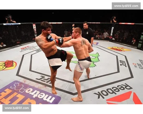 弗兰克米尔与牛头人巅峰对决揭示综合格斗时代变迁重量级恩怨史传奇