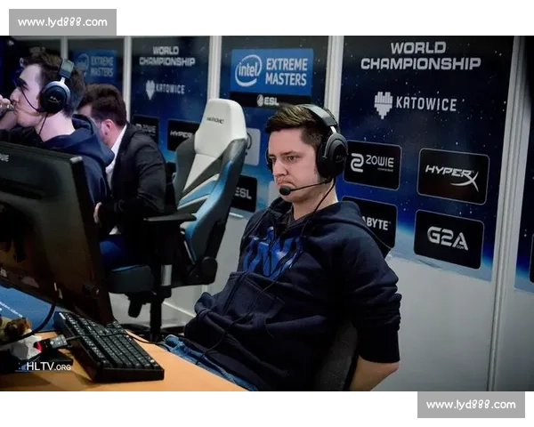 尤文图斯与瓦伦西亚激战正酣 双方鏖战90分钟争夺胜利荣耀 尤文图斯与瓦伦西亚激战正酣 双方鏖战90分钟争夺胜利荣耀