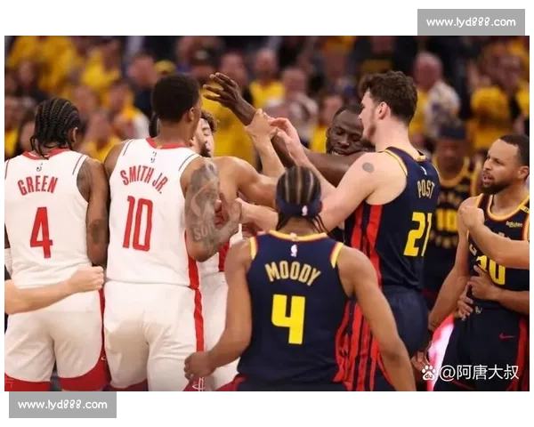 湖人对决热火火力全开得分盛宴引爆全场焦点之战季后赛舞台球星表现备受瞩目