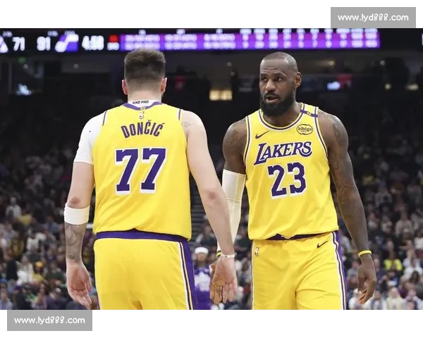 湖人对阵湖人全场回放解析经典攻防与关键时刻再现赛场风云与球星表现